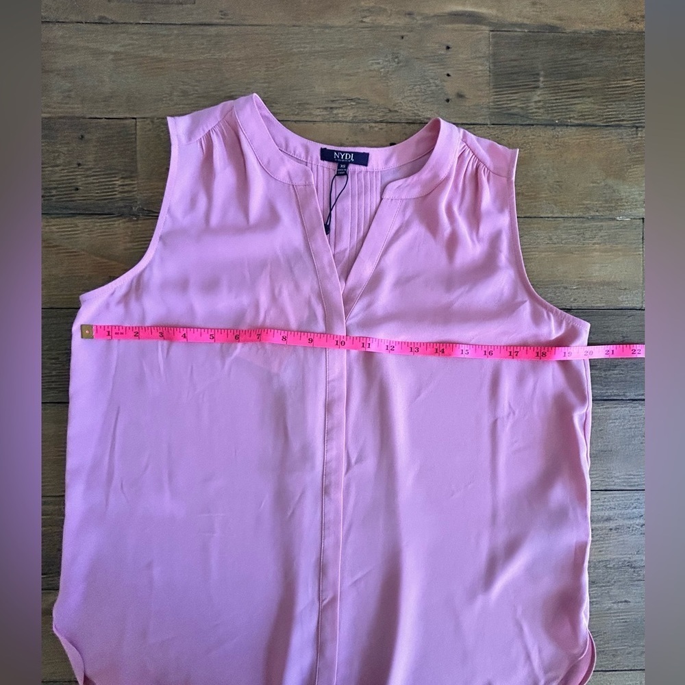 NYDJ Pink sleeveless pleated lightweight relaxed button down top - Picture 9 of 13